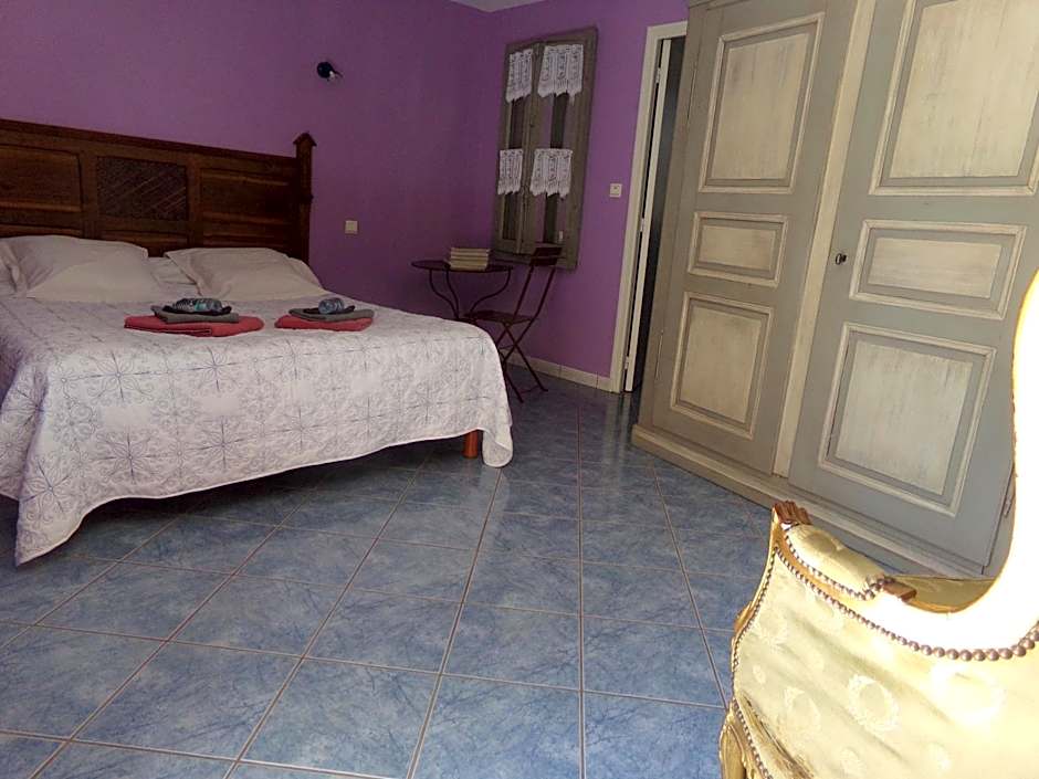 Chambres et table d'hôtes Saint Nicolas, maisonnettes individuelles dans propriété privée