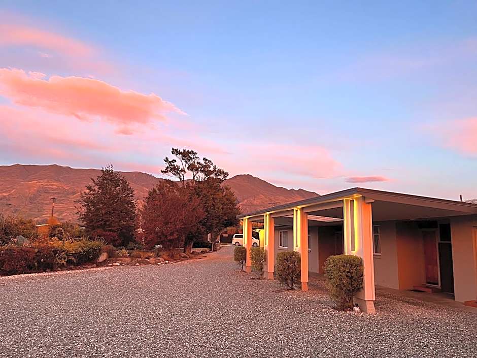 Manuka Crescent Motel