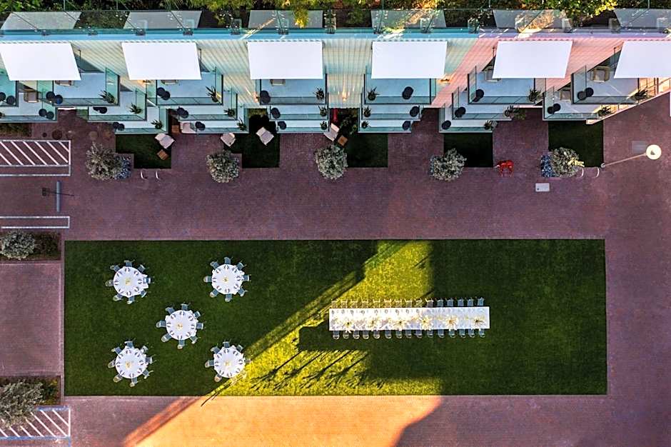 The Ray Hotel Delray Beach, Curio Collection by Hilton