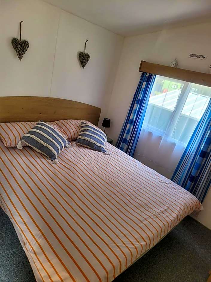 Static 6 Bed Caravan at Billing Aquadrome