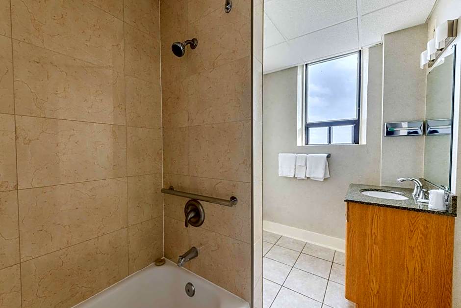 Prince Arthur Waterfront Hotel & Suites