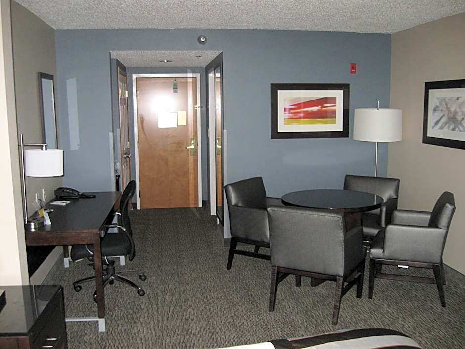 Wingate By Wyndham Fargo