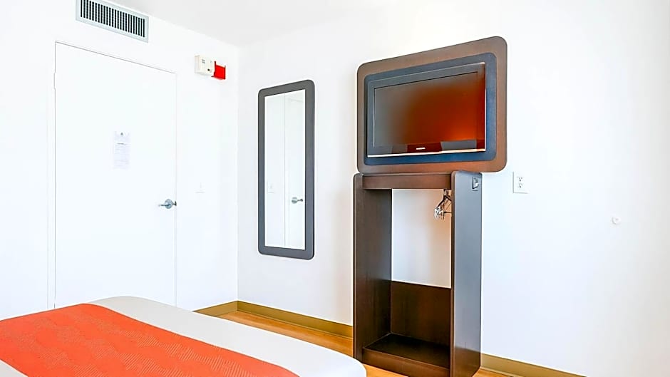 Motel 6-Carlsbad, CA Beach