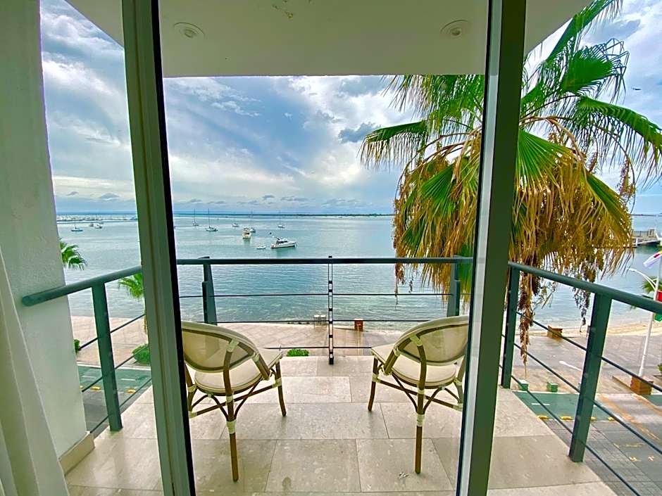 Seven Crown La Paz Malecon