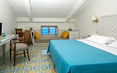 Standard Double or Twin Attic Room with Sea View