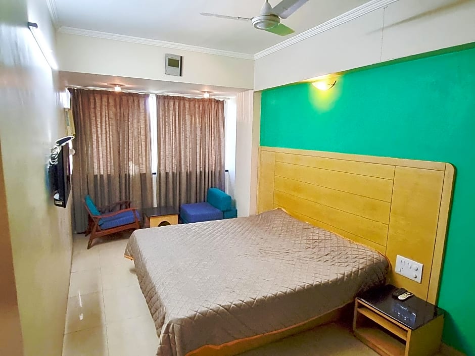 Hotel Raviraj