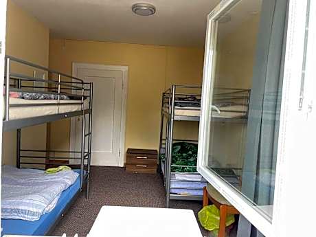 Bed in 4-Bed Mixed Dormitory Room