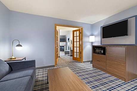 One-Bedroom Suite with Two Queen Beds - Non-Smoking