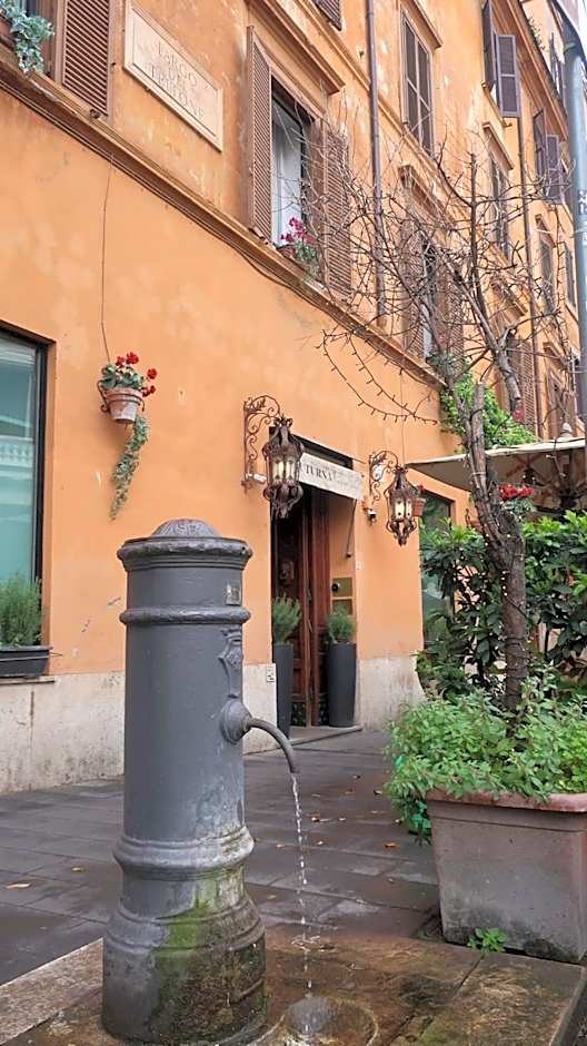 Giuturna Boutique Hotel