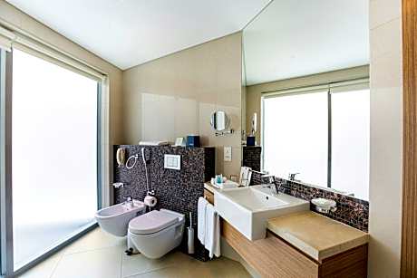 City View Duplex Two Bedroom Apartment with Balcony