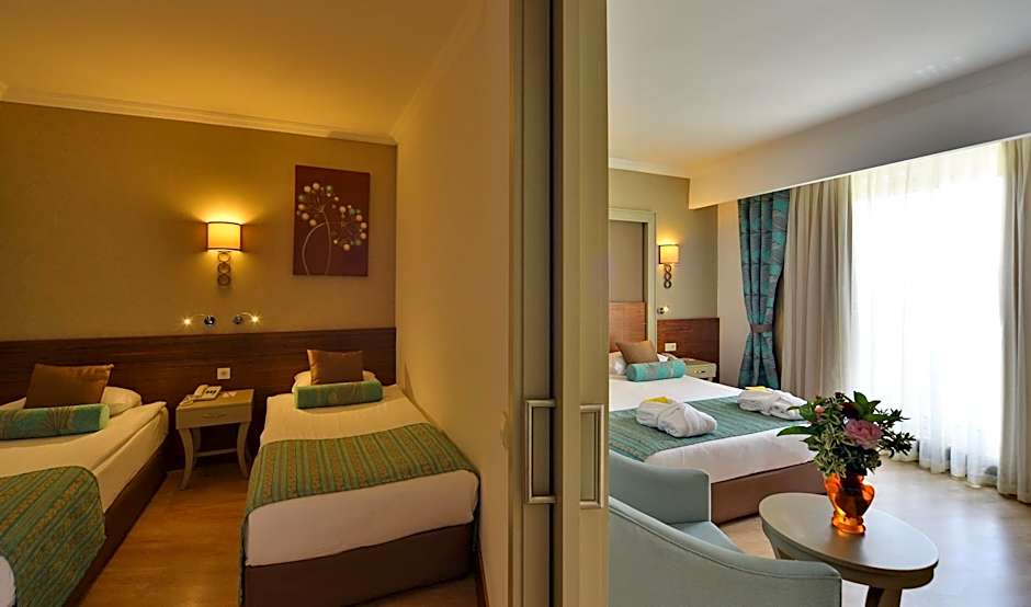 Side Crown Palace Ultra All Inclusive