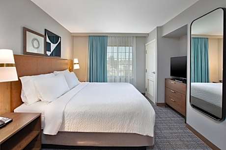One-Bedroom King Suite