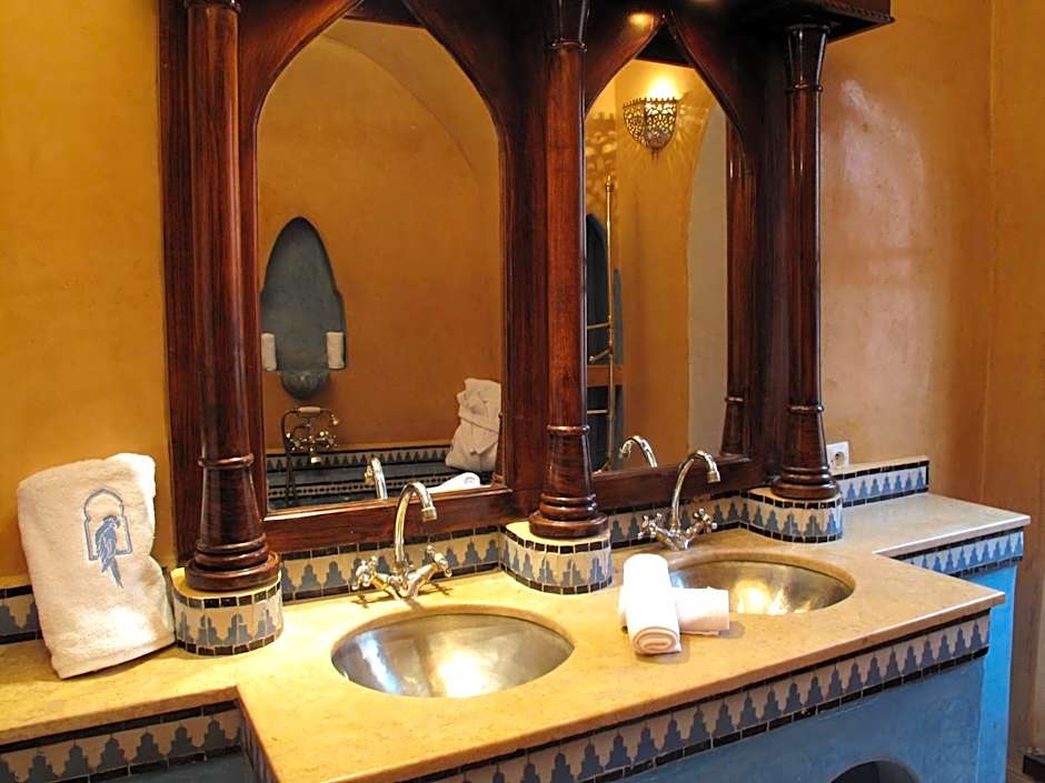 Riad Le Perroquet Bleu Suites & Spa
