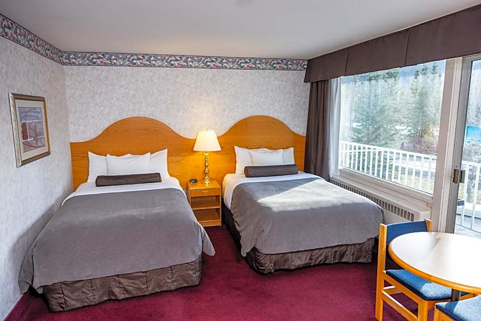 Photo 1 of 4 of 2 Double Beds, River View