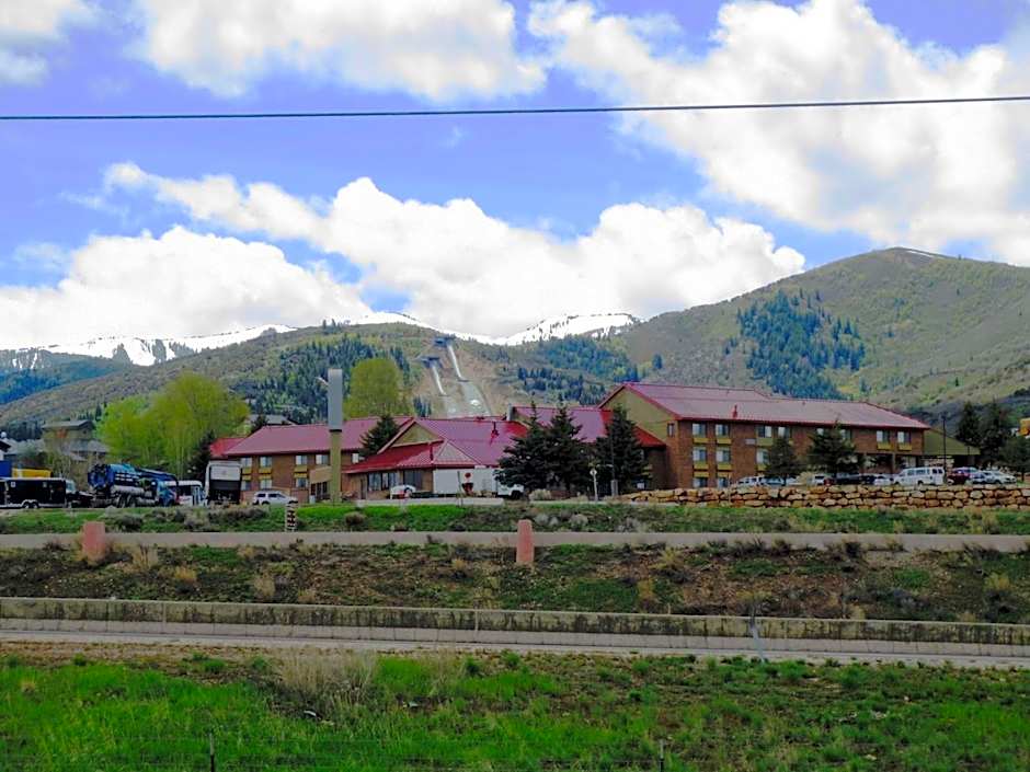 Best Western Plus Landmark Inn