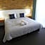 Hawks Nest Motel