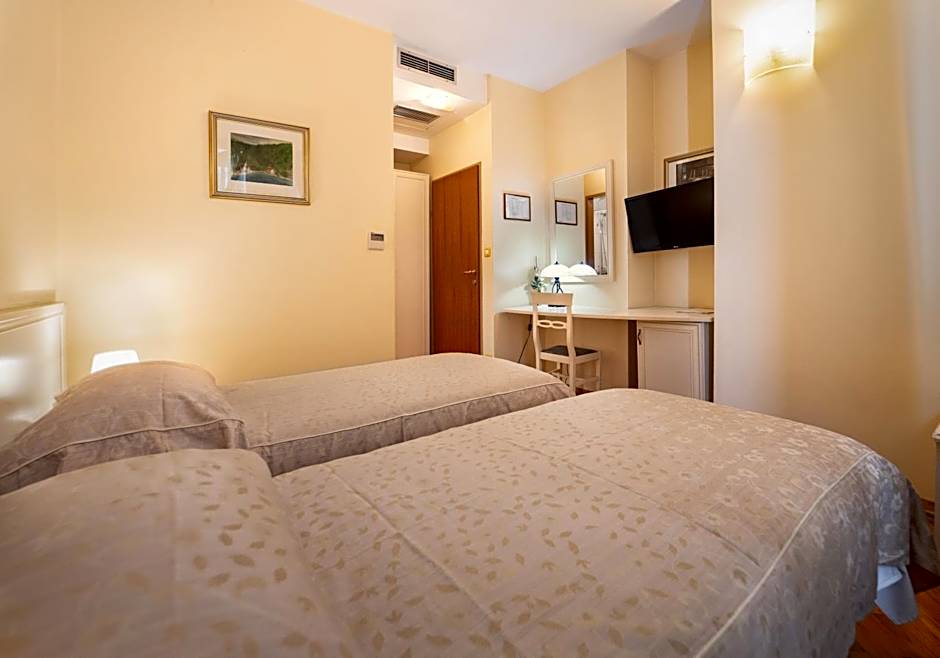 Hotel Peristil