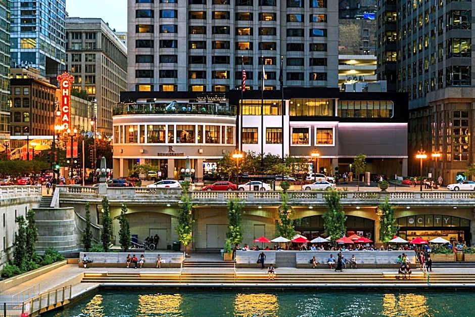 Renaissance by Marriott Chicago Downtown Hotel