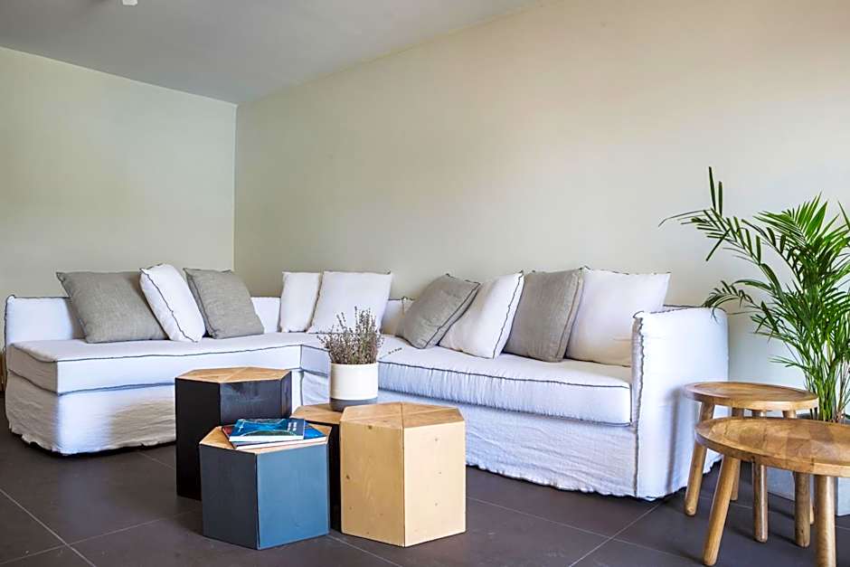 Argostoli Marina Suites