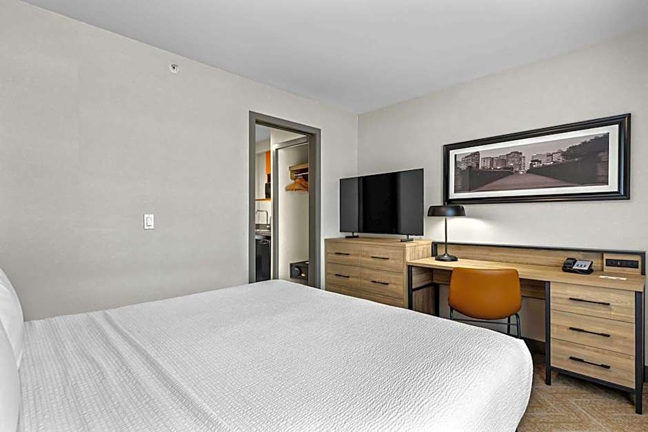 Sandman Hotel & Suites Calgary West
