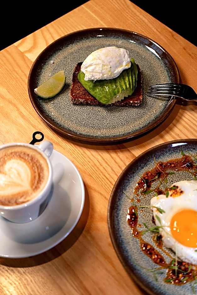 Roomers Frankfurt Central, Autograph Collection