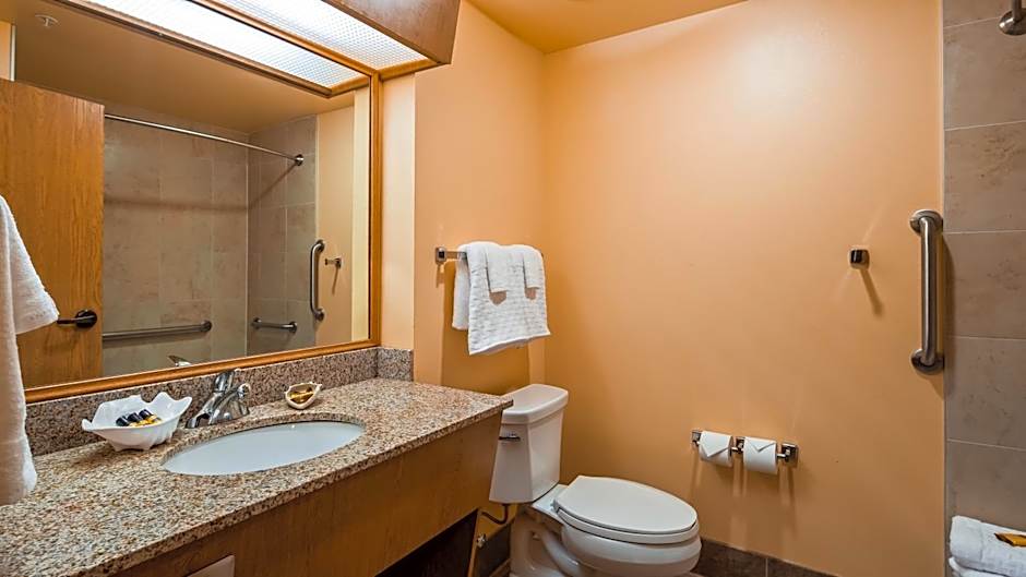 Best Western Plus Caldwell Inn & Suites