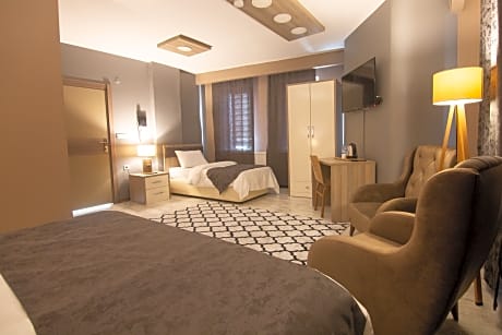 Staron Hotel
