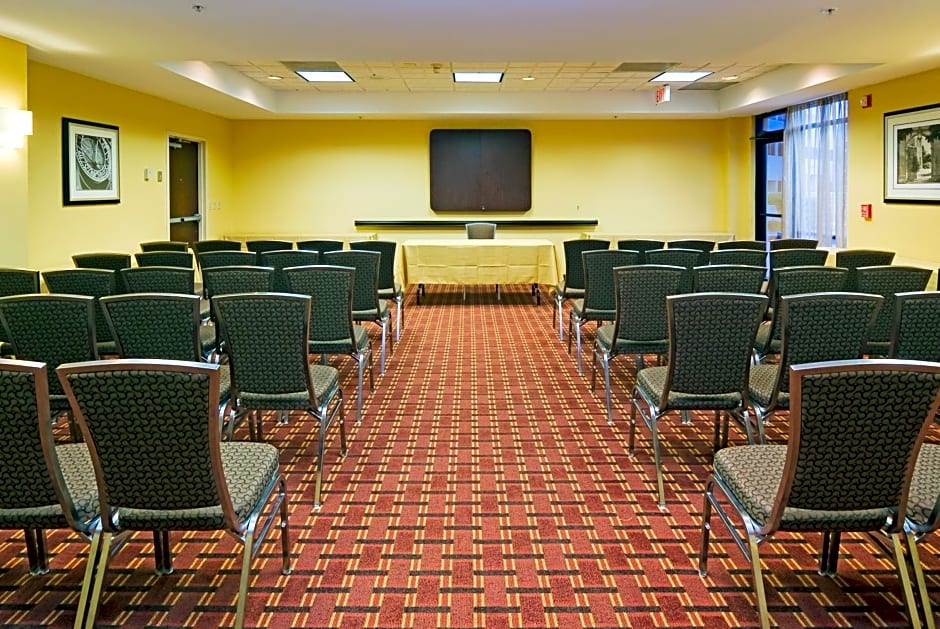 Holiday Inn Express Hotel & Suites Kendall East-Miami