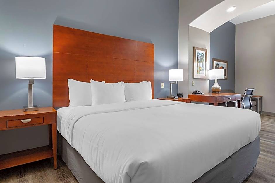 Comfort Inn & Suites