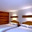 Bridge Inn Tomahawk -1st Floor, 2 Queen Size Bed, Walkout, River View