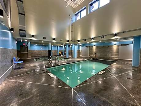 Solara Studio with Pool/Hot tub/Parking/Gym