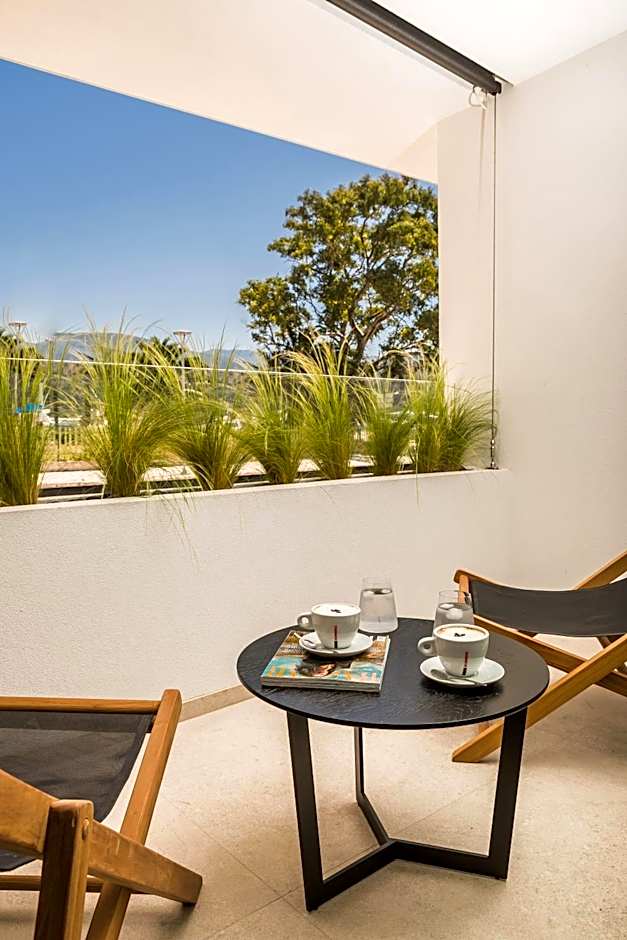 Canale Hotel & Suites