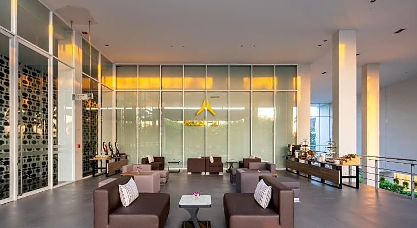 The Idle Hotel and Residence