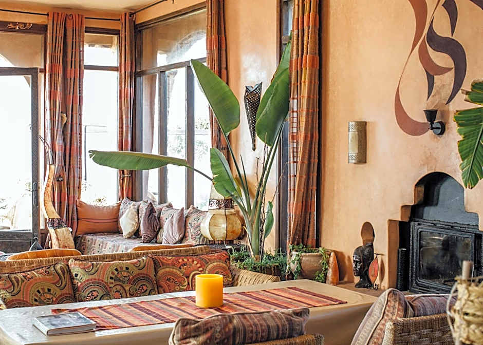 Dar Danse, the Bubble on the Beach