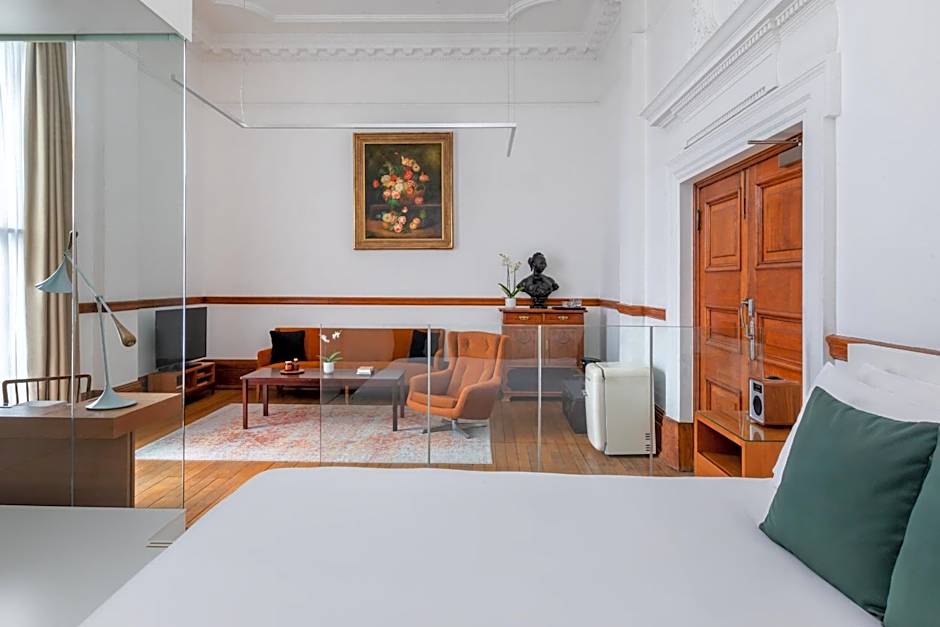 Town Hall Hotel & Apartments