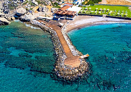 Korineum Golf & Beach Resort - Alojamientos en KYRENIA