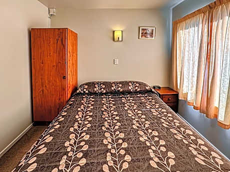 Superior One-Bedroom Apartment