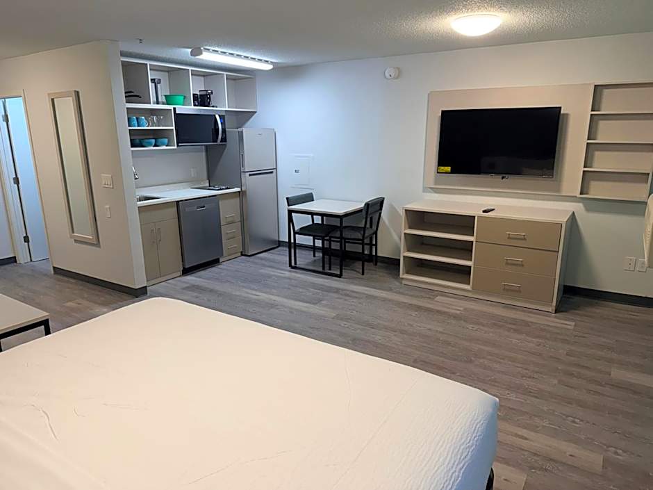 MainStay Suites Indianapolis Northwest - College Parks