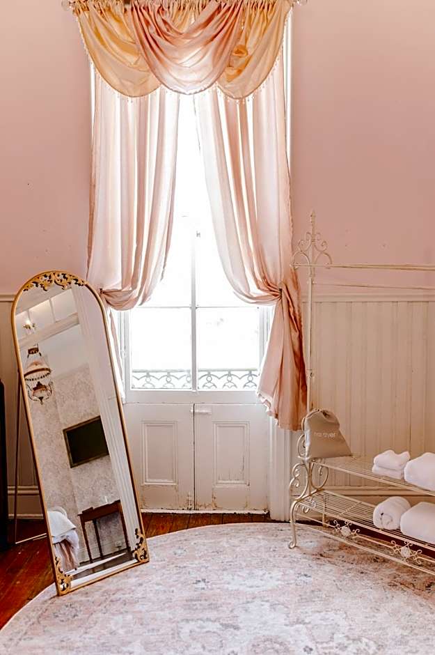 White House Hotel
