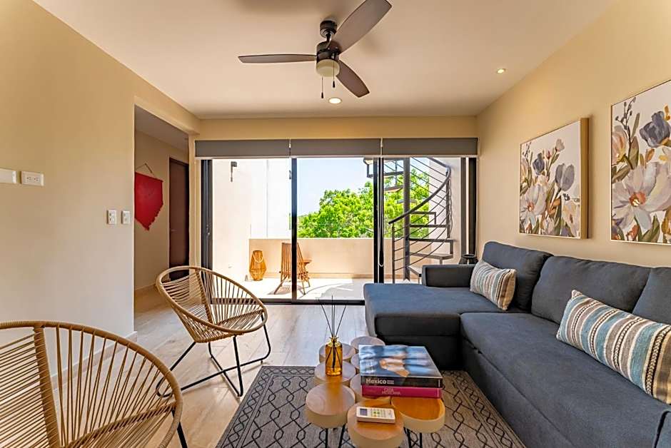 Luxury Apt Gym Jacuzzi WIFI Starlink