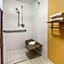 La Quinta Inn & Suites by Wyndham Naples Downtown