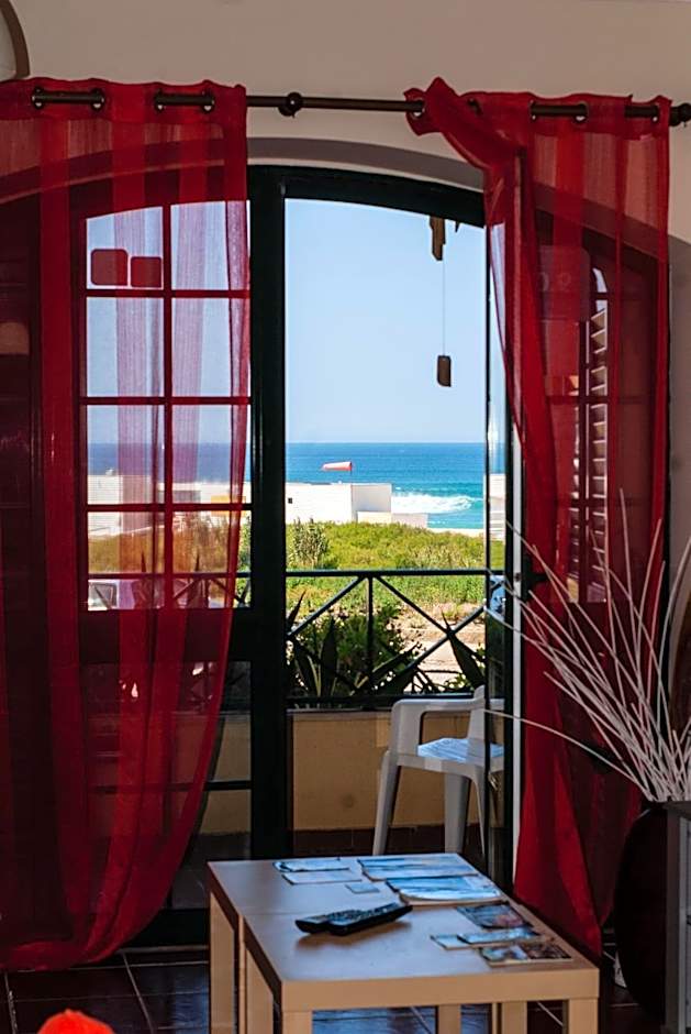 Supertubos Beach Hostel