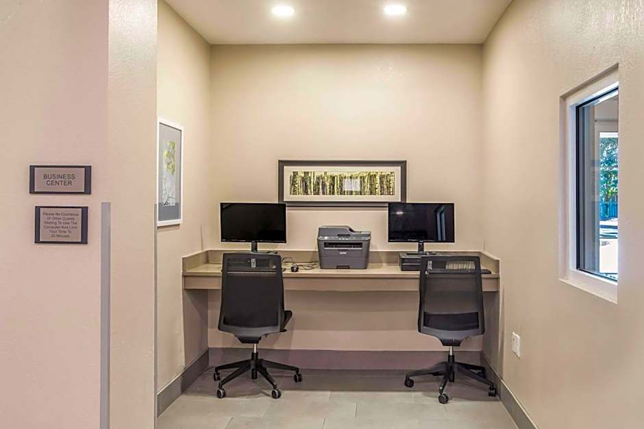 Comfort Inn & Suites Fairburn - Atlanta Southwest