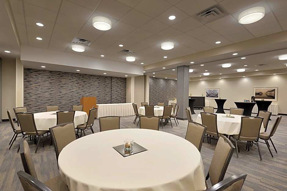 Holiday Inn & Suites Duluth-Downtown By IHG