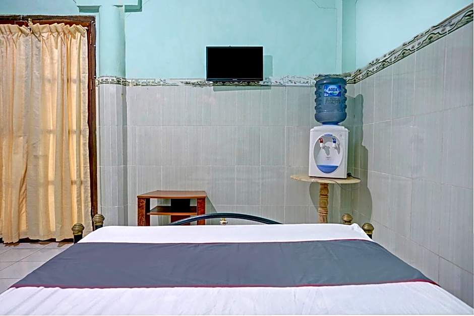 Collection O 92897 Hotel Intan Near Kantor Syahbandar Bawean