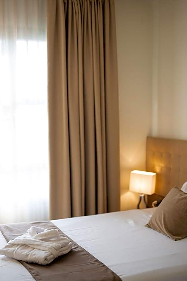 Double Room (1 Adult) — 4 fotoğraftan 1. fotoğraf