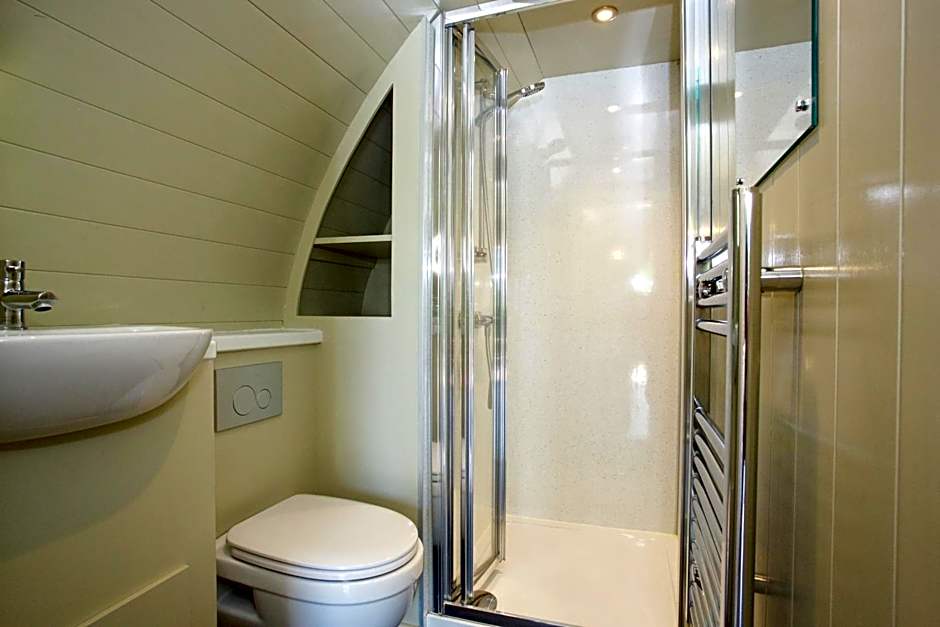 LOCH TAY HIGHLAND LODGES and GLAMPING PARK