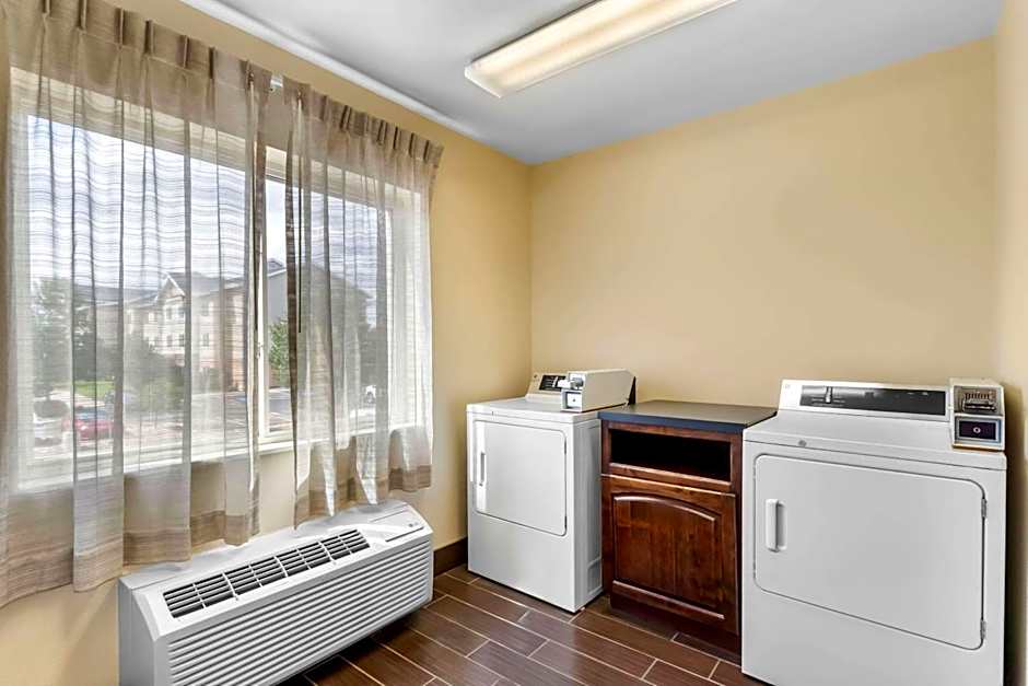 Comfort Inn & Suites Near University of Wyoming