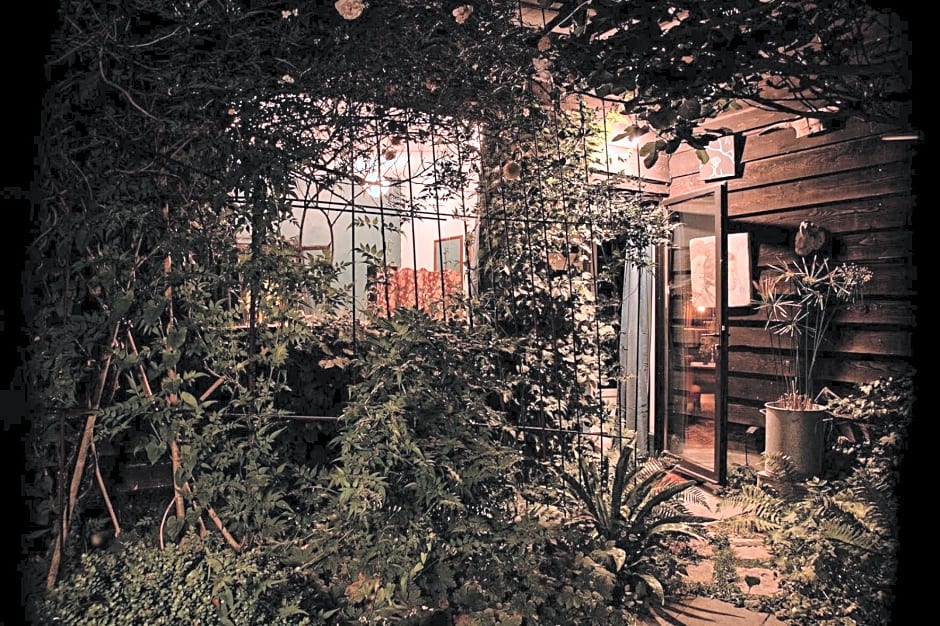 Les Cabanes Des Marais