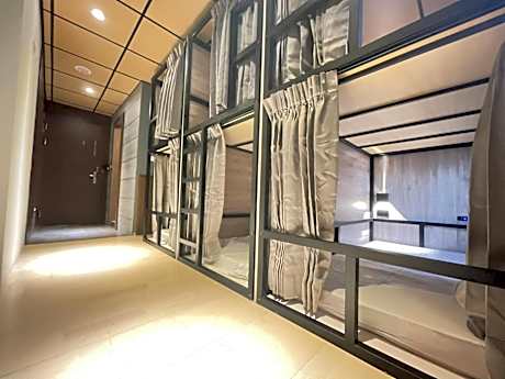 Bed in 6-Bed Mixed Dormitory Room